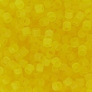 Miyuki Delica Perlen 11/0 - Transparent frosted yellow DB-743